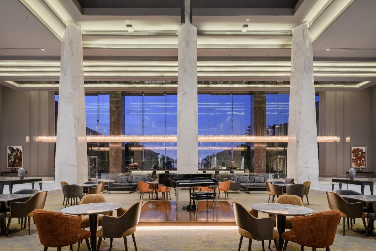 Hotel Dusit Thani Lakeview 5*