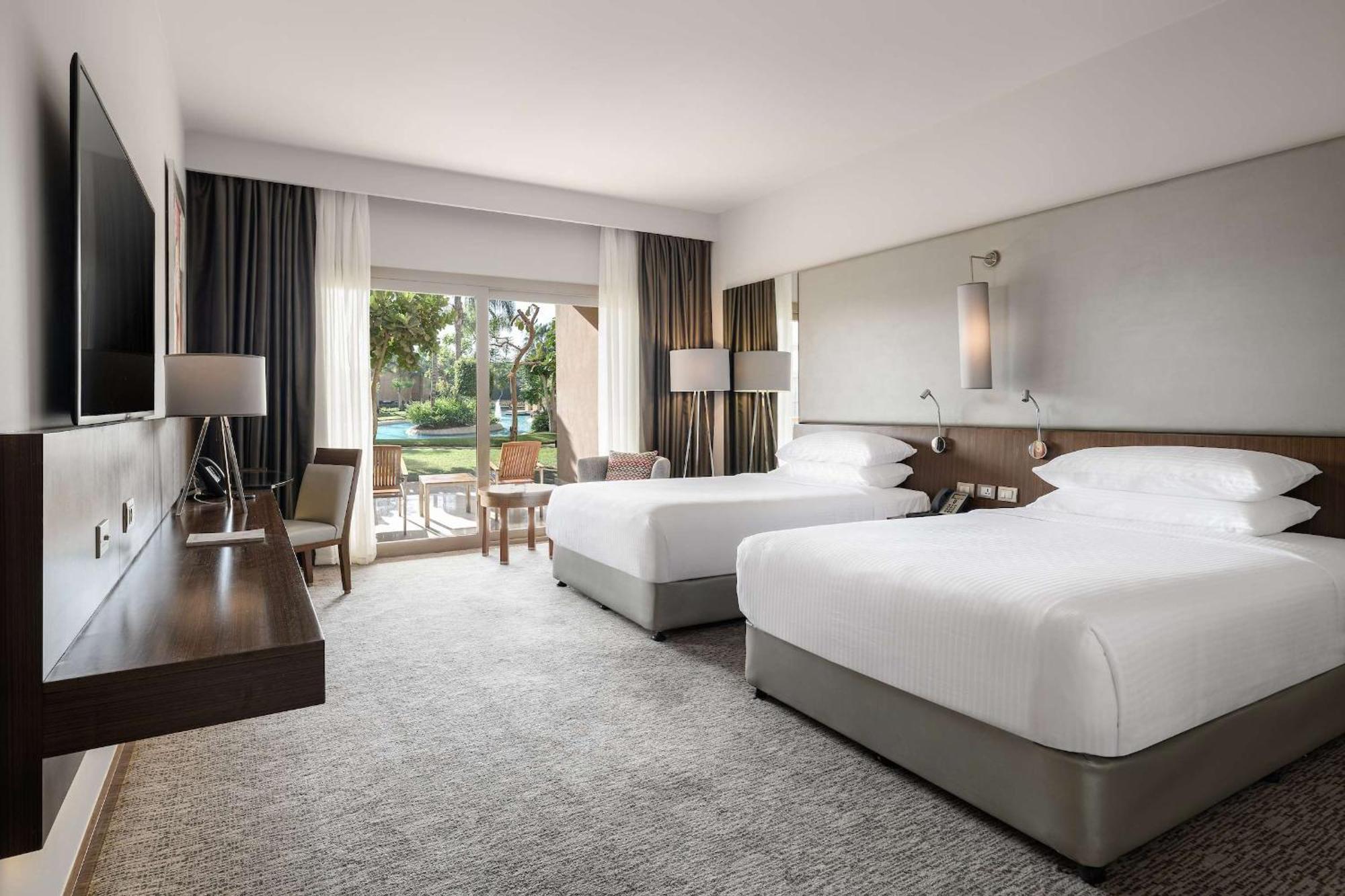 Dusit Thani Lakeview 5* Il Cairo
